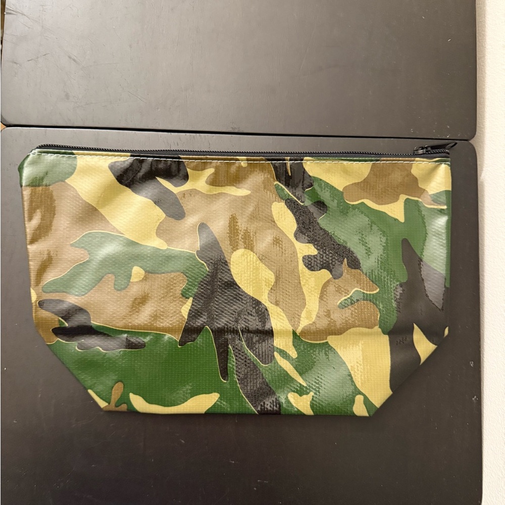 Camouflage Zipper Oilcloth Pouch